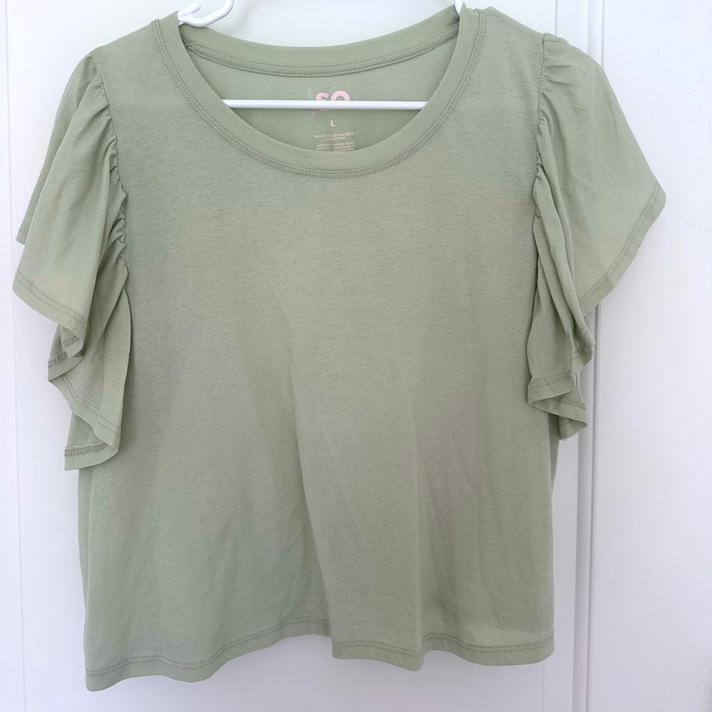 Light green flowy top
